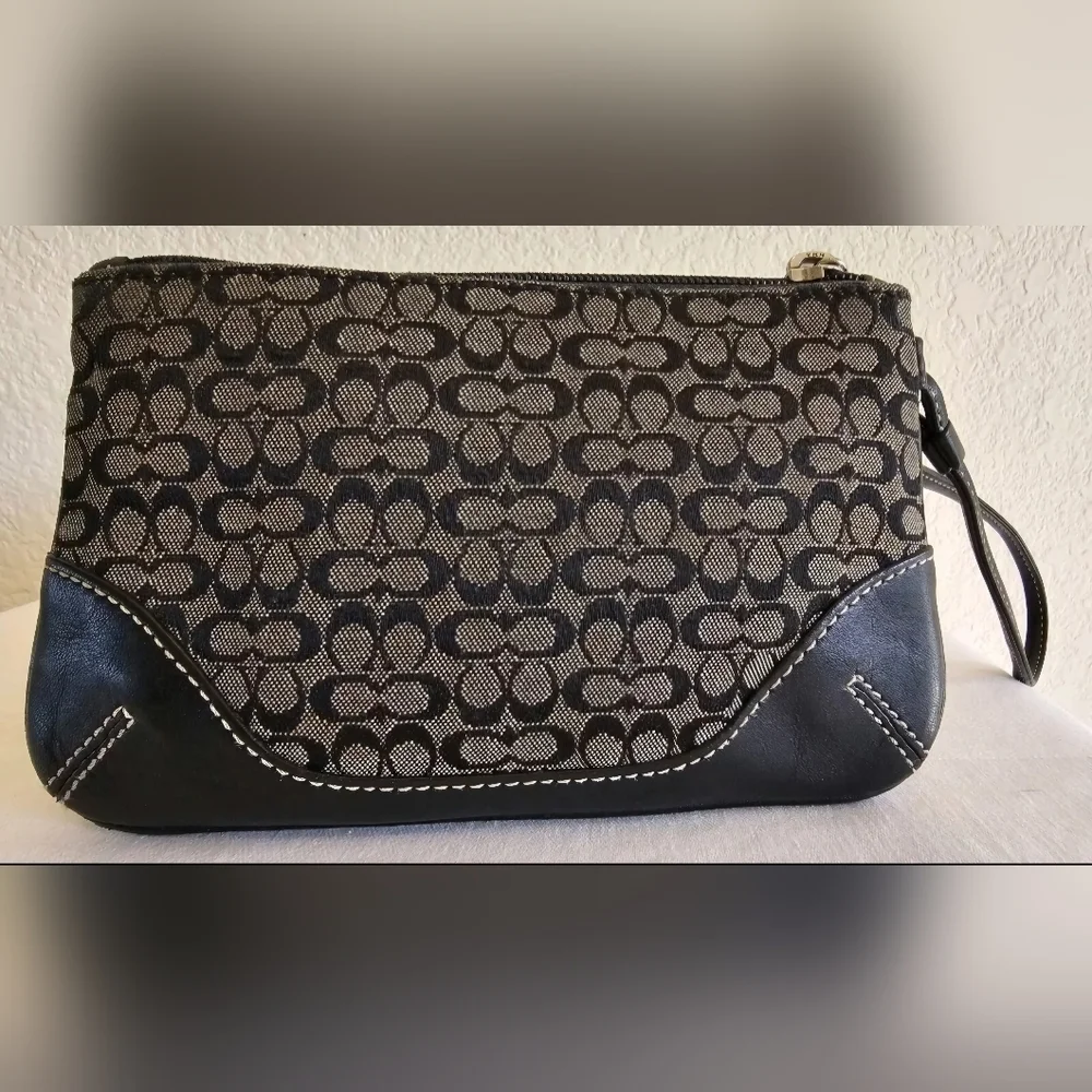 Coach | Vintage Canvas & Leather Wristlet Purse | Signature Monogram Pattern - Picture 11 of 16